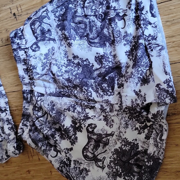 Black and White Printed Set - Picture 6 of 14